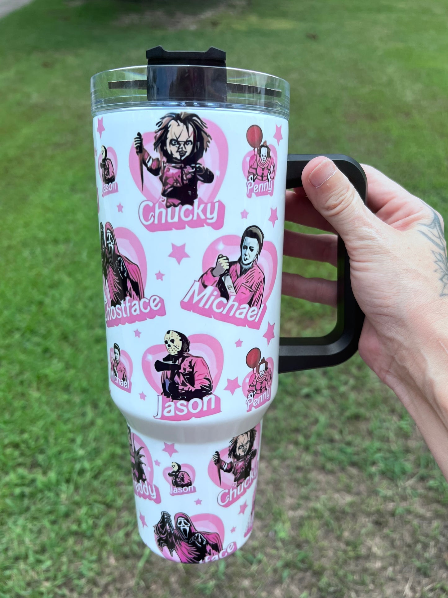 40oz Pink Horror Hearts tumbler with matching lid topper