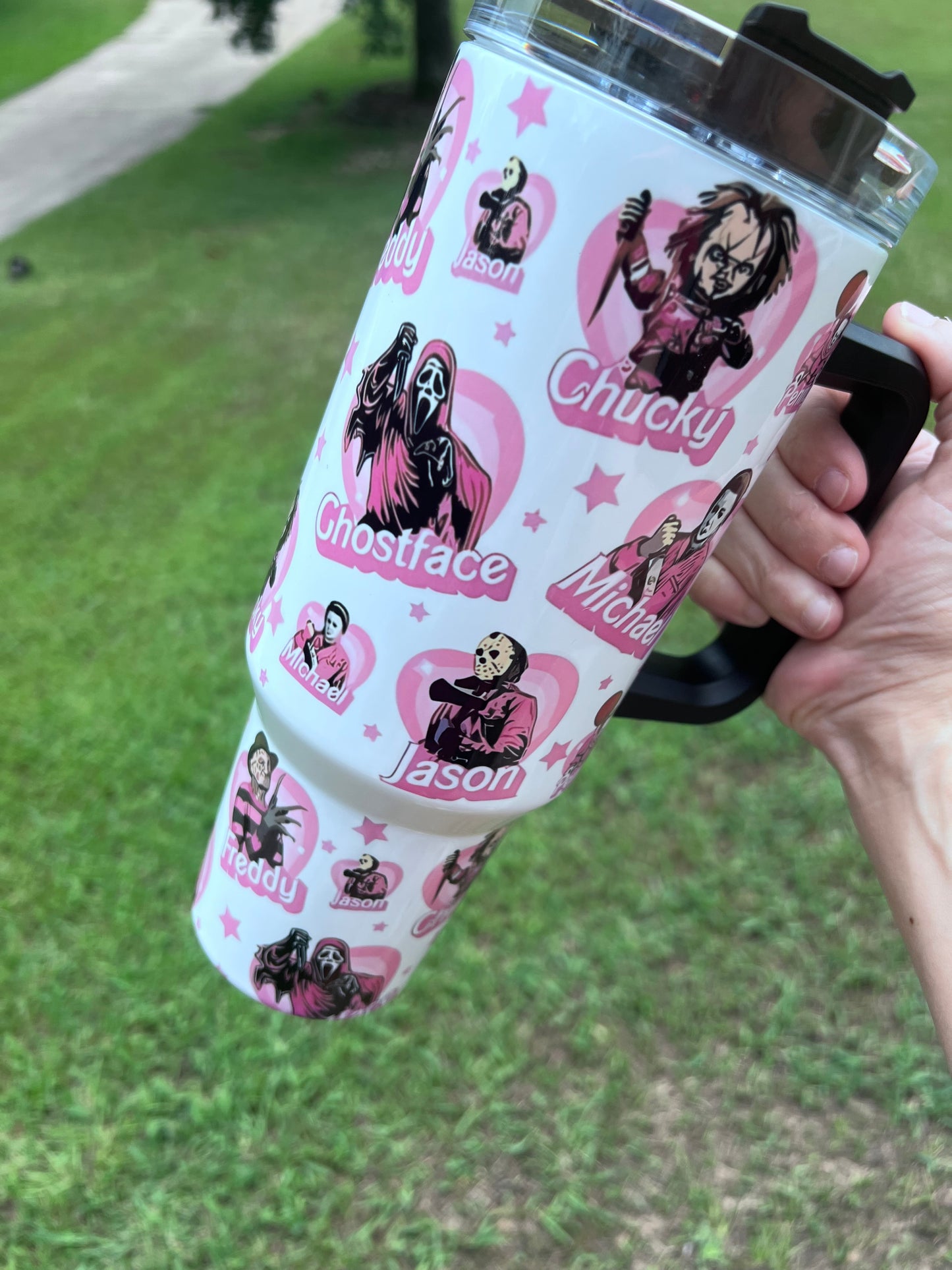 40oz Pink Horror Hearts tumbler with matching lid topper