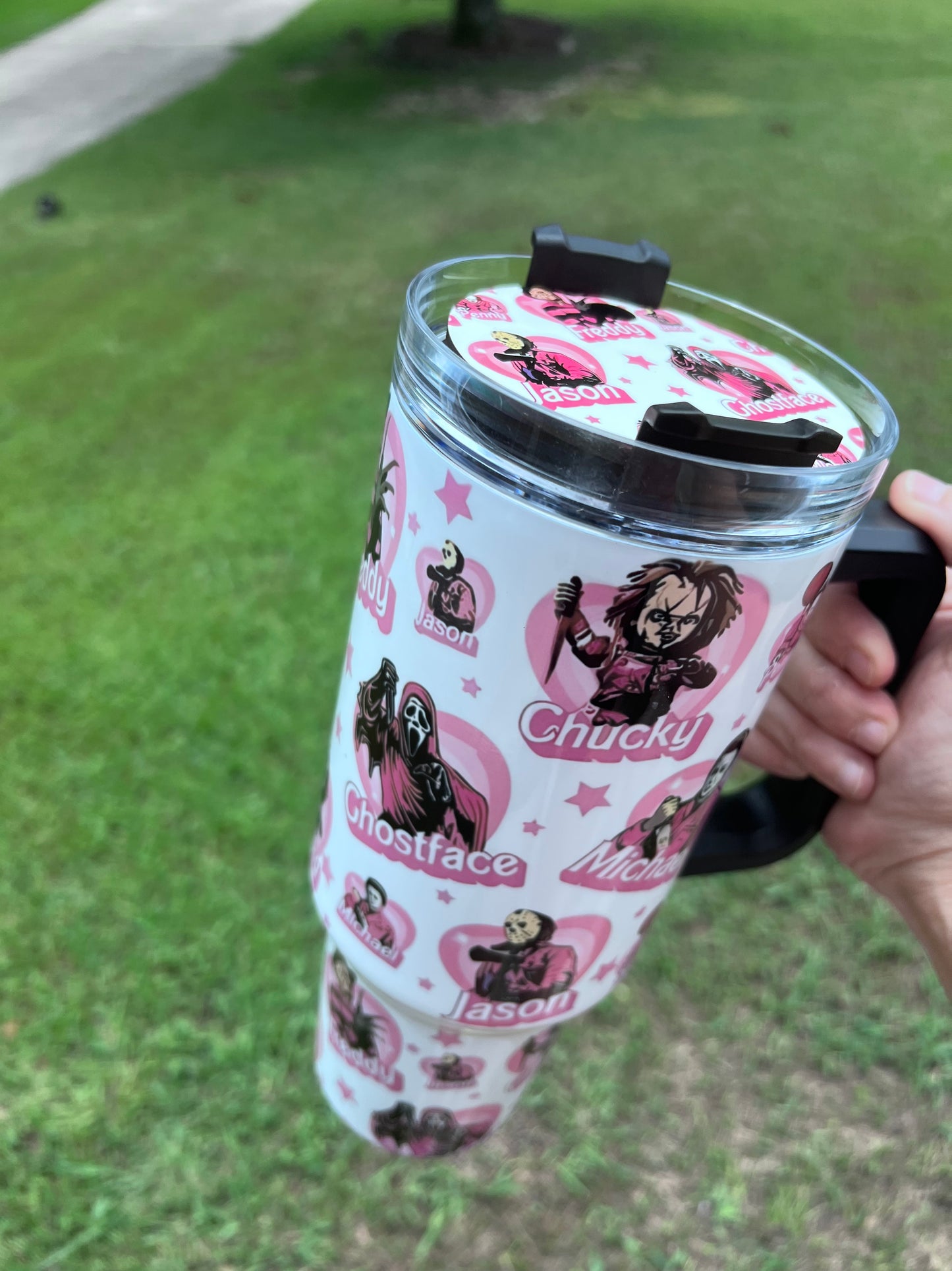 40oz Pink Horror Hearts tumbler with matching lid topper