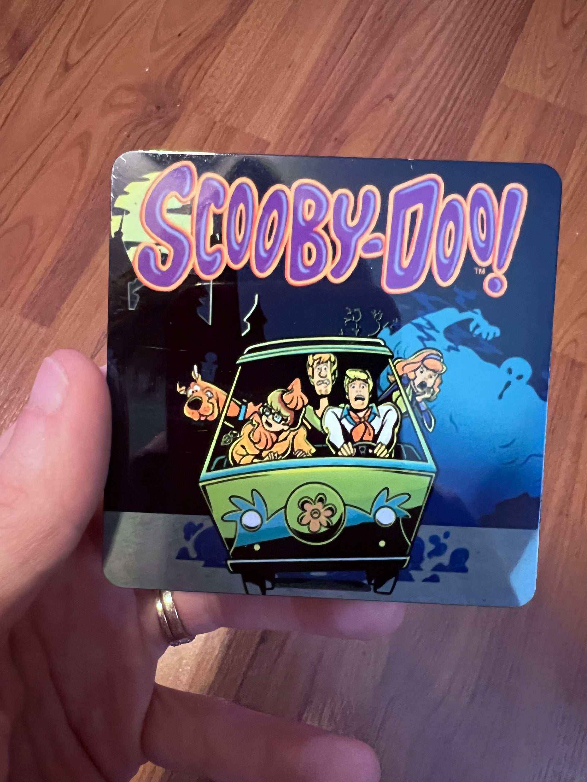 Scooby-Doo Mystery Machine magnet with colorful retro cartoon artwork