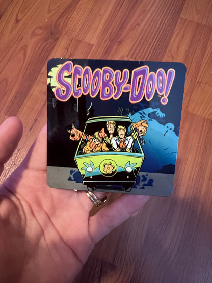 Scooby-Doo Mystery Machine magnet with colorful retro cartoon artwork